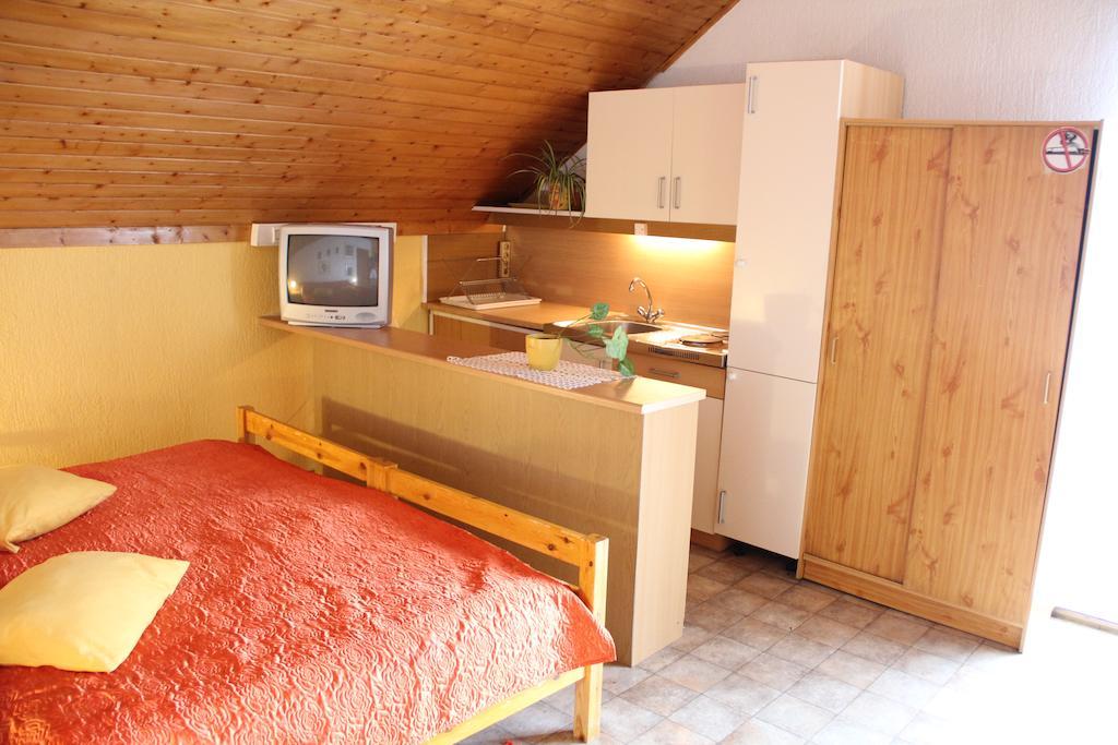 Mekina Guesthouse Maribor Szoba fotó