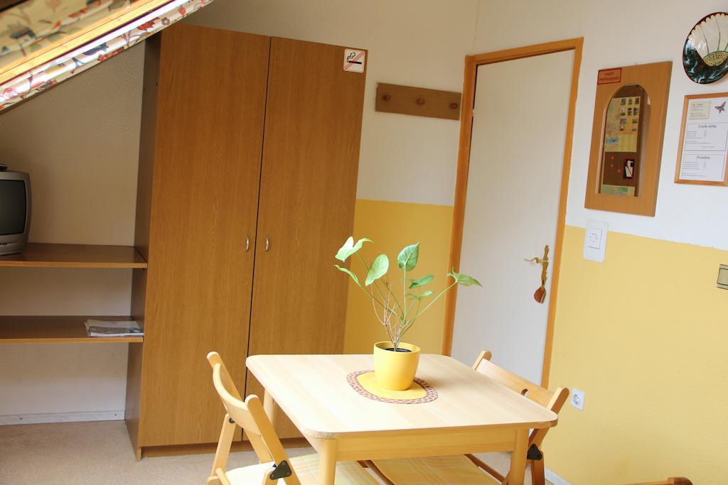 Mekina Guesthouse Maribor Szoba fotó