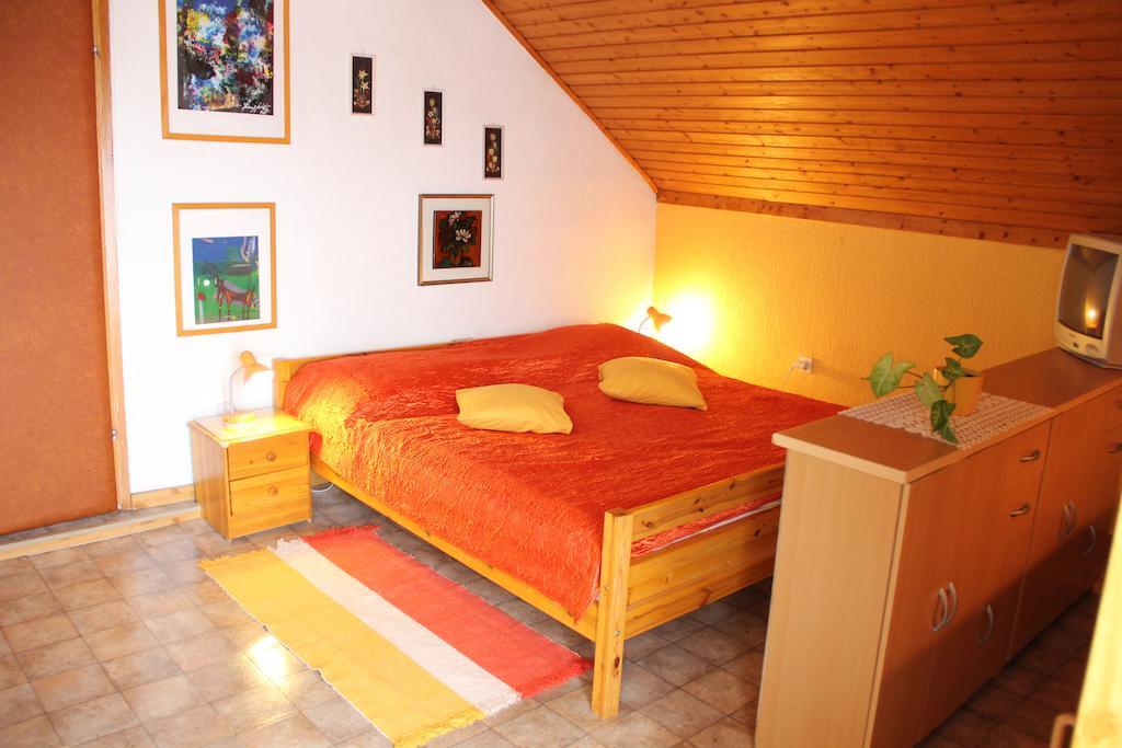 Mekina Guesthouse Maribor Szoba fotó